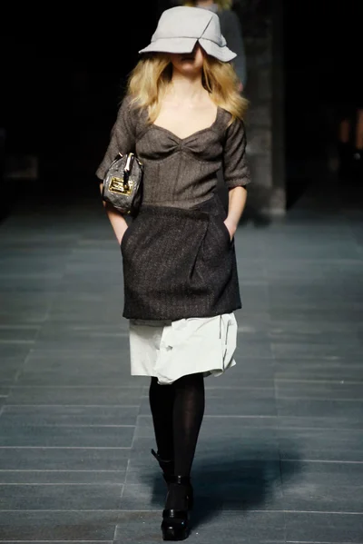 Look 18